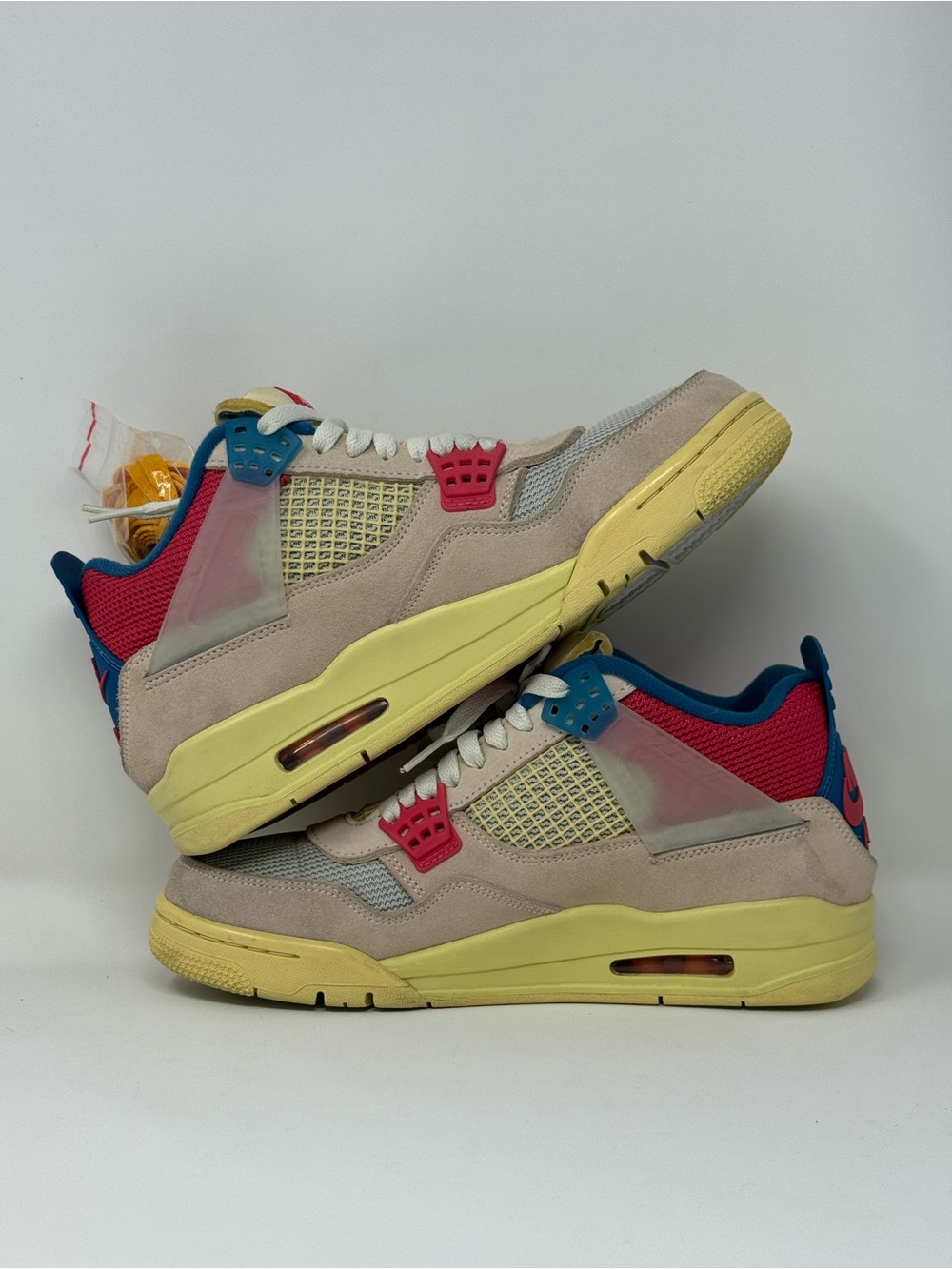 Size 8- Air Jordan 4 Retro Union Guava Ice DC9533-800 - Picture 2 of 6